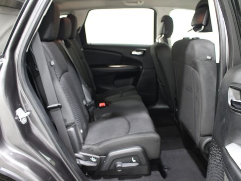 Used 2018 Dodge Journey SE w/ Blacktop Package FWD image 21
