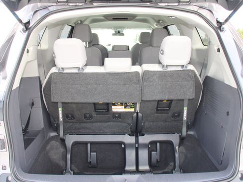 Certified 2023 Toyota Sienna LE FWD image 14