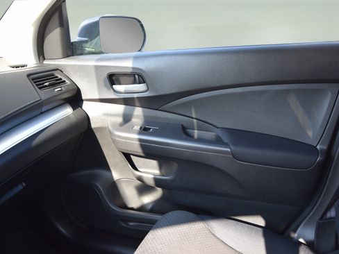 Used 2016 Honda CR-V LX image 17
