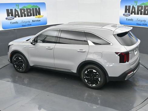 Used 2025 Kia Sorento S w/ Panoramic Sunroof Package FWD image 25