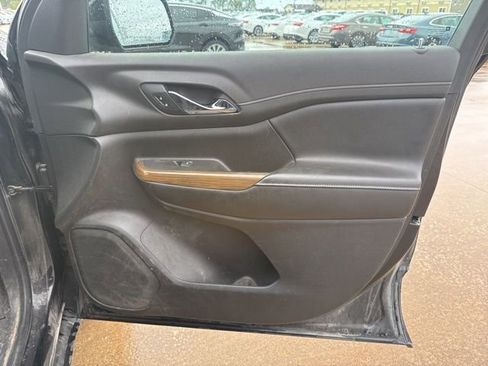 Used 2019 GMC Acadia SLE image 23