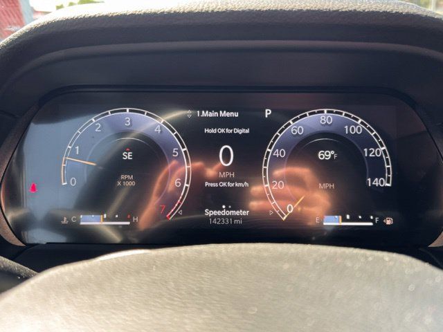 Used 2022 Jeep Grand Cherokee Altitude AWD/4WD image 34