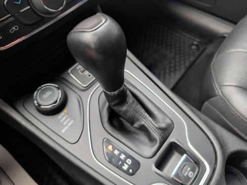 Used 2021 Jeep Cherokee Latitude Lux AWD/4WD image 22