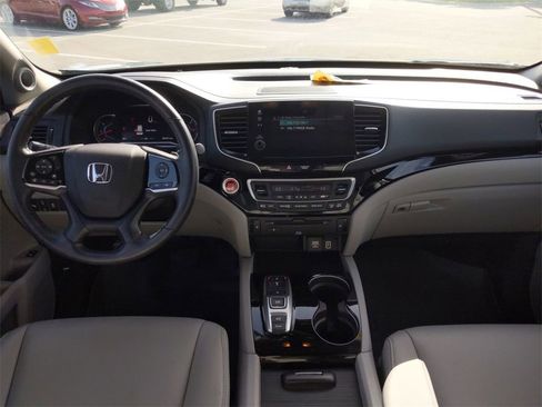 Used 2020 Honda Pilot Touring image 14