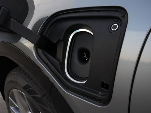 New 2026 Cadillac Optiq Luxury 1 image 27