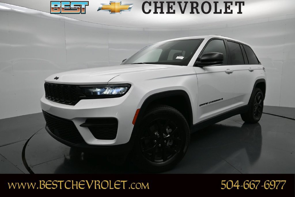 Used 2024 Jeep Grand Cherokee Altitude AWD/4WD image 1