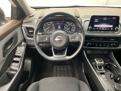 Used 2023 Nissan Rogue S image 11