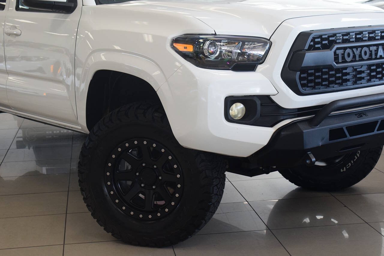 Used 2021 Toyota Tacoma SR AWD/4WD image 4