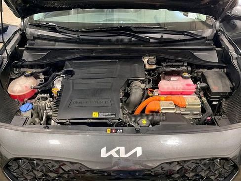 Used 2022 Kia Niro EX Premium image 10