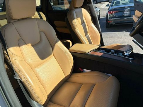 Used 2023 Volvo XC60 B5 Ultimate w/ Protection Package Premier image 31