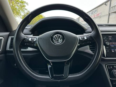 Used 2019 Volkswagen Atlas SEL Premium image 31