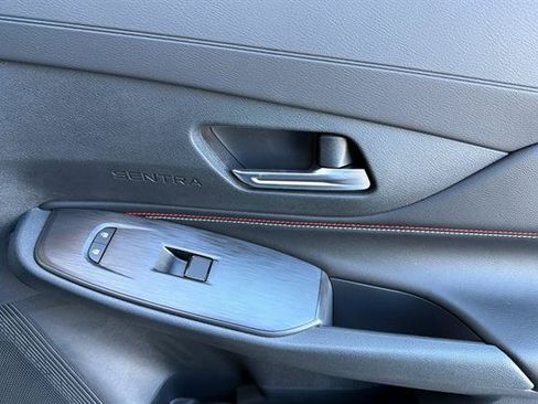 New 2027 Nissan Sentra SR w/ Floor Mat Package FWD image 18