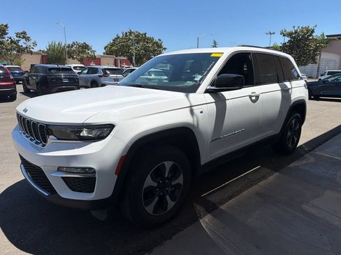 Used 2024 Jeep Grand Cherokee Limited 4xe AWD/4WD image 4
