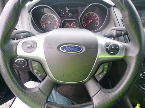 Used 2013 Ford Focus ST FWD image 33