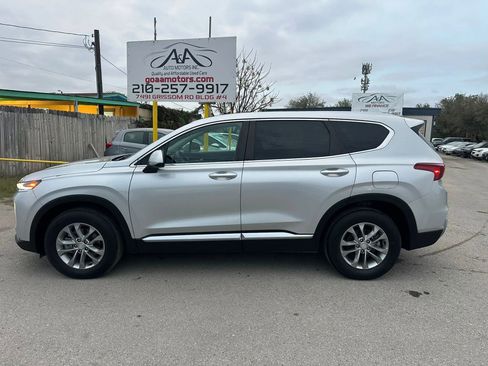 Used 2019 Hyundai Santa Fe SE image 8