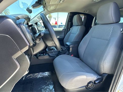 Used 2022 Toyota Tacoma SR RWD image 8