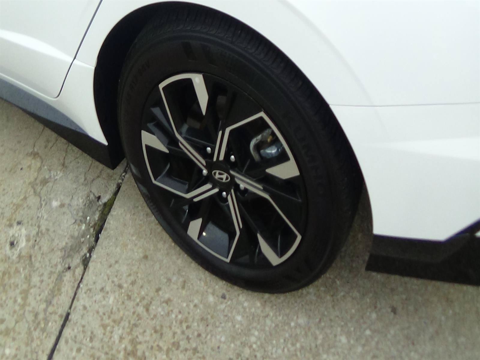 Used 2025 Hyundai Sonata SEL FWD image 9