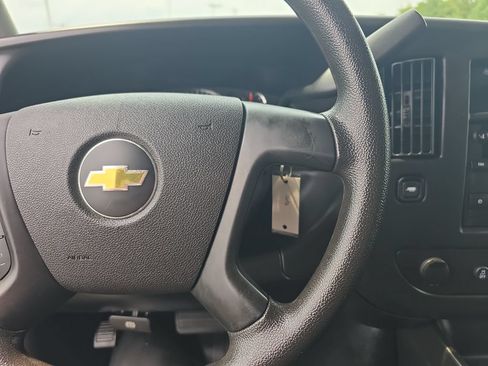 Used 2015 Chevrolet Express 3500 LS RWD image 28