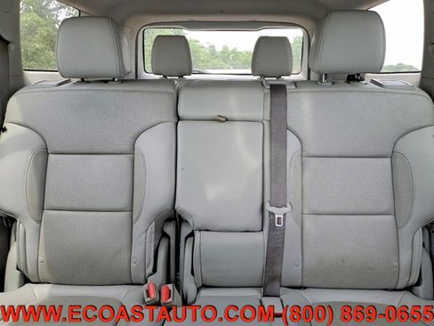 Used 2020 GMC Acadia SLT w/ LPO, Cargo Package FWD image 11