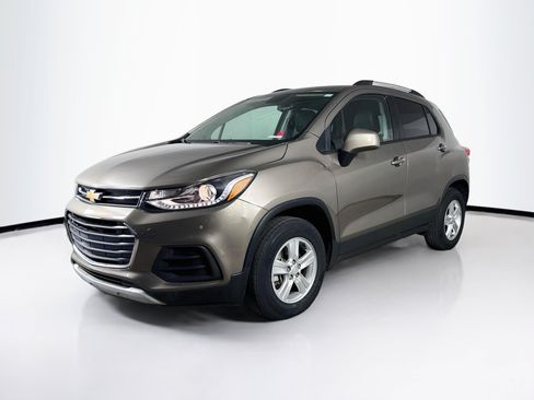 Used 2022 Chevrolet Trax LT w/ Driver Confidence Package AWD/4WD image 4