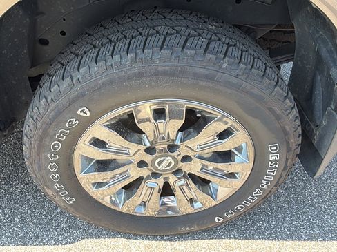 Used 2018 Nissan Titan Platinum Reserve AWD/4WD image 12
