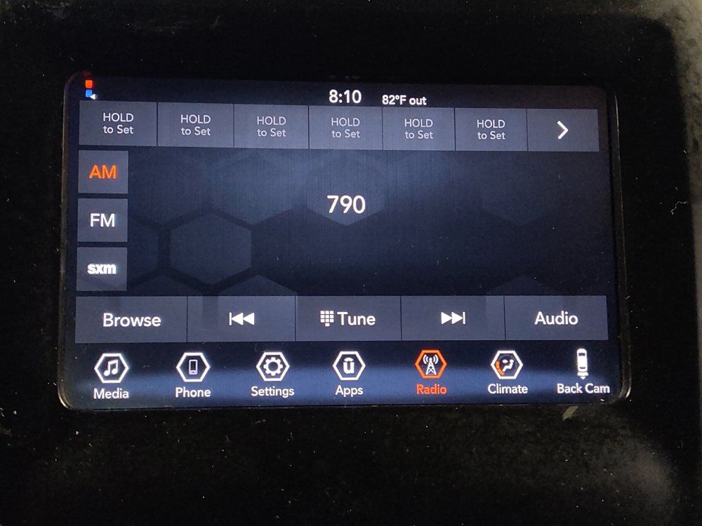 Used 2019 Jeep Cherokee Latitude Plus FWD image 25