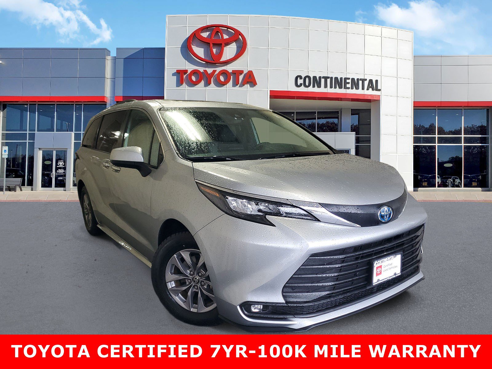 Certified 2025 Toyota Sienna XLE FWD image 1