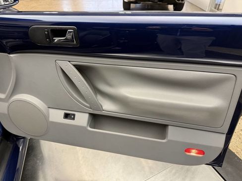 Used 2005 Volkswagen Beetle GL image 20