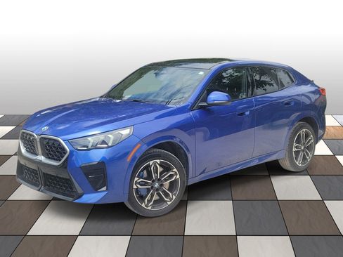 Used 2025 BMW X2 xDrive28i AWD/4WD image 1