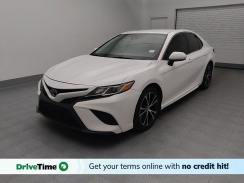 Used 2018 Toyota Camry SE FWD image 1
