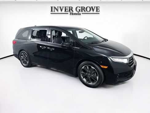 Used 2023 Honda Odyssey Elite image 3