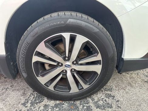 Used 2019 Subaru Outback 2.5i Limited w/ Popular Package #2 AWD/4WD image 9