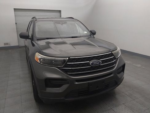 Used 2020 Ford Explorer XLT image 14