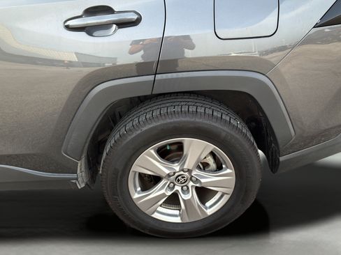 Used 2022 Toyota RAV4 XLE AWD/4WD image 40