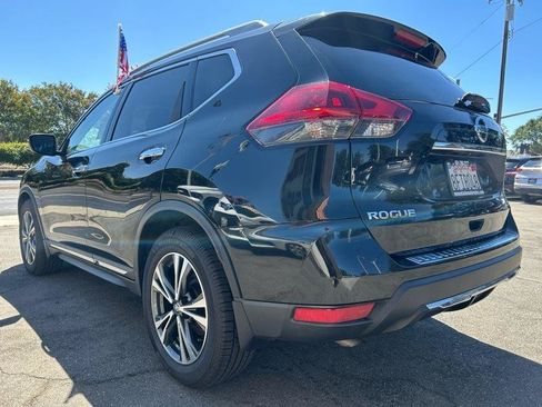 Used 2018 Nissan Rogue SL w/ Premium Package FWD image 5