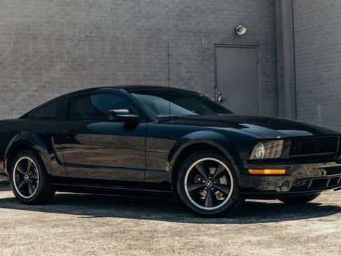 Used 2008 Ford Mustang GT Premium RWD image 3