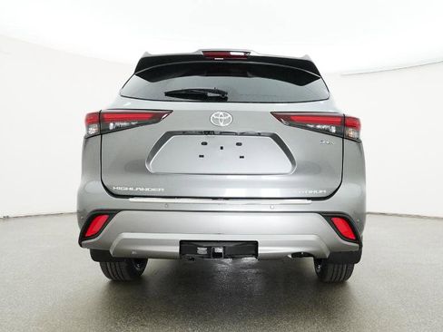 New 2026 Toyota Highlander Platinum image 89