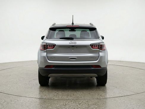 Used 2025 Jeep Compass Limited image 7