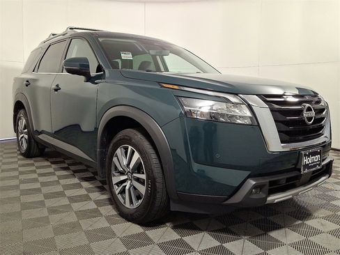 Used 2024 Nissan Pathfinder SL image 4