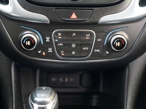 Used 2019 Chevrolet Equinox LT image 31