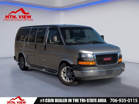 Used 2003 GMC Savana 3500 image 1