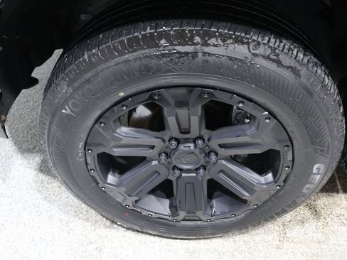 Used 2023 Toyota Tundra Platinum image 9