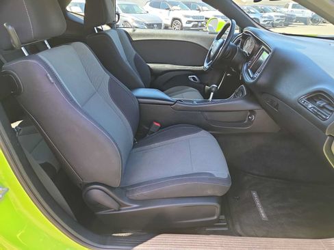 Used 2015 Dodge Challenger R/T w/ Quick Order Package 22B R/T RWD image 22