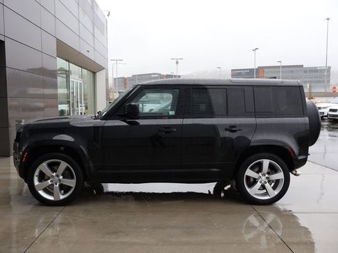 Used 2025 Land Rover Defender 110 X-Dynamic SE image 11