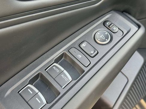 Used 2025 Honda Accord SE image 16