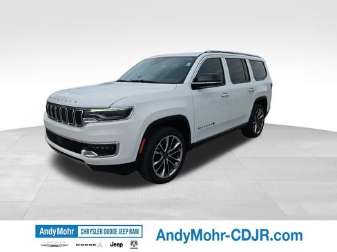 Used 2023 Jeep Wagoneer Series III w/ Premium Group I AWD/4WD image 1