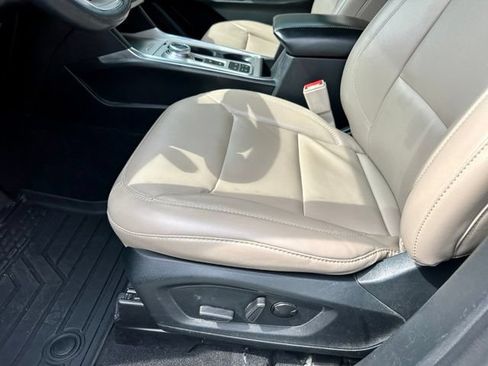 Used 2021 Ford Explorer XLT w/ Equipment Group 202A RWD image 14