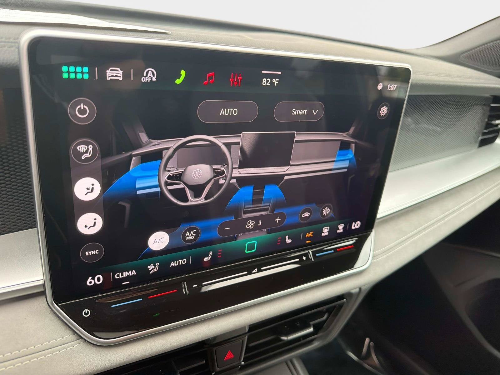 Certified 2026 Volkswagen Tiguan SE R-Line FWD image 24