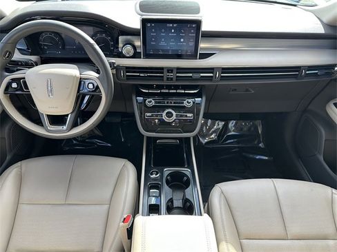 Certified 2022 Lincoln Corsair AWD w/ Equipment Group 101A image 15