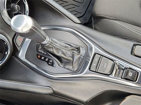 Used 2020 Chevrolet Camaro LT image 15